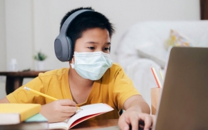 Anak Masih Belajar di Rumah Saat New Normal? Lakukan 7 Cara Ini Untuk Bantu Mereka Lebih Fokus
