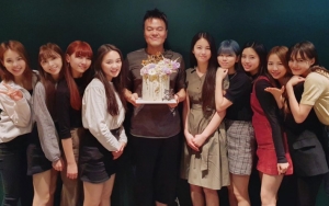 Girl Grup Baru NiziU Sukses di Jepang, Park Jin Young Justru Tuai Komentar Nyinyir