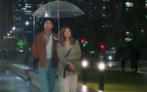 Sepayung Berdua, Park Bo Gum Gombalin Park So Dam di Teaser 'Record Of Youth'