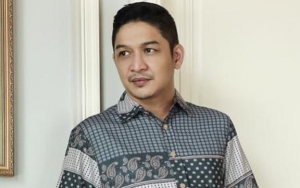 Ditegur Mendagri Tito, Pasha Ungu Kini Cukur Gundul Rambut Pirangnya