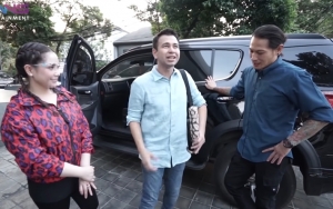 Raffi Ahmad Dan Nagita Slavina Kepo Isi Mobil Chef Juna, Benda Unyu Ini Curi Perhatian