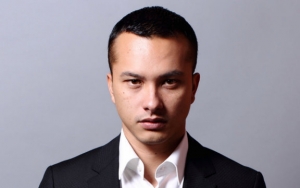 Nicholas Saputra Cuma Pamer Jempol Kaki, Netter Kok Histeris?