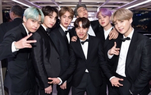 Foto-Foto BTS Tiru Pose Masa Kecil Jadi Perbincangan, Siapa Paling Imut?