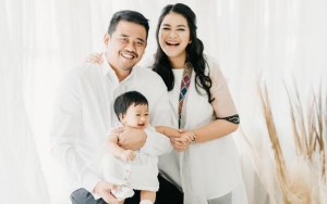 Super Imut, Potret Putri Kahiyang Ayu Kepo Ngintip Wajah Tampan Adik Bayi Hingga Peluk Guling