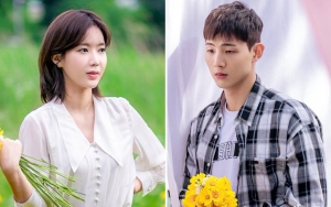 Lim Soo Hyang Beri Ji Soo Hadiah Romantis di 'When I Was The Prettiest'