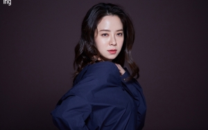 Song Ji Hyo Pamer Kiriman Hadiah Idol Cowok Yang Disayangi, Langsung Ajak Ketemuan