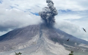 Gunung Sinabung Erupsi Lagi, 3 Kecamatan Terdampak Abu Vulkanik