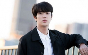 Viral Momen Jin BTS Pamit Ibunda Pulang di Pernikahan Kakaknya, Netizen Penasaran Ini