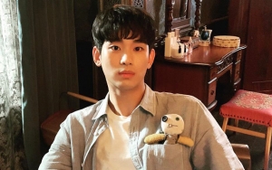 Foto Gemas Kim Soo Hyun Bareng Cewek Misterius Bikin Cemburu Berat