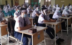 Pembukaan Sekolah, Sejumlah Daerah 'Panen' Kasus Baru COVID-19
