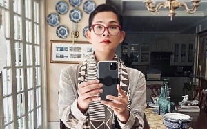 Oscar Lawalata Putuskan Jadi Perempuan Bikin Heboh, Ini Sosok Sang Pacar Bule