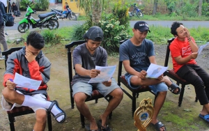 Rayakan 17 Agustus, Desa di Magelang Gelar Lomba Menatap Foto Mantan Terlama 