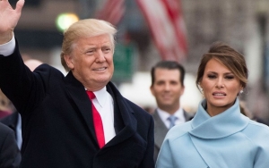 Viral Video Melania Lagi-Lagi Ogah Digandeng Donald Trump