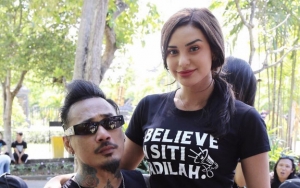 Nora Alexandra Abadikan Momen Saat Peluk dan Cium Jerinx di Kantor Polisi