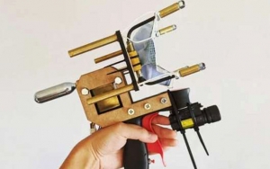 Super Unik, YouTuber AS Ini Bikin Pistol Penembak Masker Demi Cegah Corona
