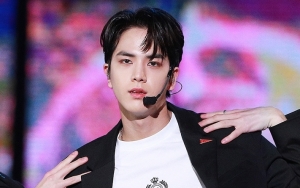 Gaya Rambut Tutupi Mata Younghoon The Boyz di 'Love Revolution' Jadi Perbincangan