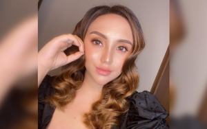 Pose Seksi di Pantai, Salmafina Justru Girang Saat Dibully Kafir Gegara Umbar Pantat