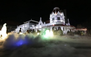Cegah Kerumunan, Banyak Warga yang Gagal Masuk Alun-Alun Surabaya