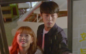 Ceria Abis, Intip Kedekatan Lee Jae Wook dan Go Ara di Lokasi Syuting 'Do Do Sol Sol La La Sol'