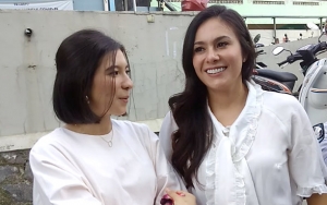 Punya Wajah Awet Muda, Wulan Guritno Tanggapi Pujian Bak Kakak-Adik dengan Sang Putri