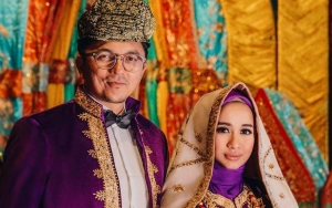 Emran Tulis Kata 'Jalang' Usai Dihujat Wajah Kusam, Laudya C. Bella Kuatkan Mantan Soal Ujian?