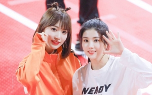 Ekspresi Sakura IZ*ONE Saat Kwon Eunbi Nyerbu Cicipi Makanannya Jadi Sorotan