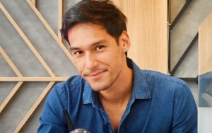 Richard Kyle Fokus Melukis Vas Ala Film Romantis, Ivan Gunawan Sampai Beri Komentar