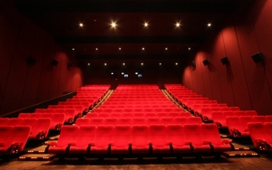 Pro Kontra Pembukaan Bioskop Kala Corona, Drive-In Cinema Bisa Jadi Solusi Di Indonesia?