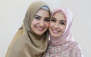 Laudya C. Bella Senyum Akur Bersandar Manja di Bahu Shireen Sungkar, Fans: Bidadari Surga
