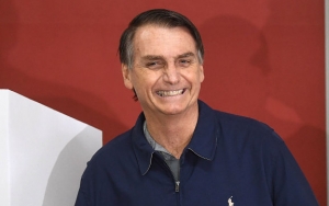 Presiden Bolsonaro Klaim Tak Akan Paksa Warga Brasil Disuntik Vaksin COVID-19
