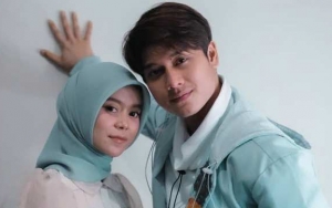 Lesty Kejora Bantah Kabar Tunangan dengan Rizky Billar, Wajah Semringah Jadi Sorotan