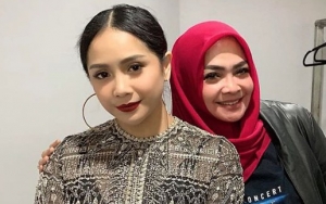 Klarifikasi Gideon Sakit Syaraf, Wajah Bening Nagita-Sikap Kalem Mama Rieta Bikin Salfok