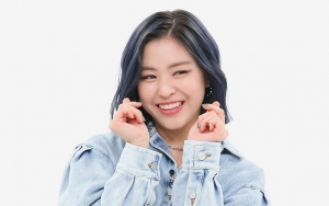 Dandanan Ryujin ITZY Bergaya Punk dan Nakal Pakai Lipstik Hitam Tuai Pujian