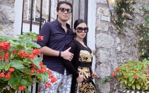 Momen Reino Barack Makin Nempel Syahrini Bikin Baper, Ekspresi Ngantuk Curi Perhatian