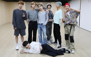 BTS Pulang Kerja Tanpa V dan Jimin, Cara Jungkook Tutupi Tato Paling Disorot