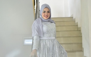 Ely Sugigi Pamer Foto Mesra dan Minta Didoakan yang Terbaik, Punya Pacar Baru?