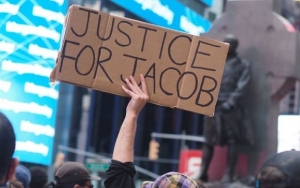 Jacob Blake Pria Kulit Hitam yang Ditembak Polisi Wisconsin Beri Pesan untuk Para Demonstran AS