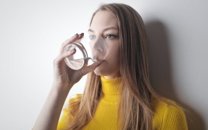 Ayo Rajin Minum Air Putih! 8 Masalah Kesehatan Ini Bakal Menyerang Jika Asupan Cairan Tak Terpenuhi
