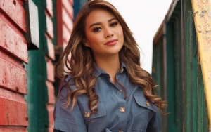 Aurel Hermansyah Pamer Foto Cantik di Atas Kapal, Bagian Kaki Lebam Paling Disorot