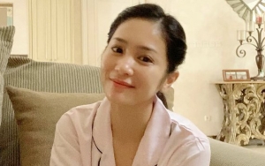 Bunga Zainal Lagi-lagi Pamer Foto Cantik di Kamar Mandi, Banjir Nyinyiran?