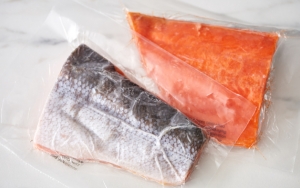 Peneliti Tiongkok Temukan Bukti COVID-19 'Bertahan Hidup' di Daging Ikan Salmon