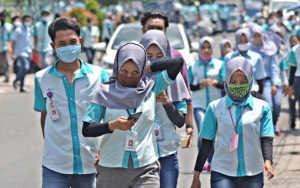 Pemerintah Bantah Buruh Digaji per Jam di RUU Omnibus Law, Besaran Upah Malah Bisa Naik?