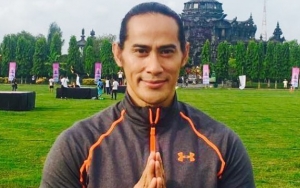 Ade Rai Dikira Mualaf, Video Ini Ungkap Fakta Sebenarnya