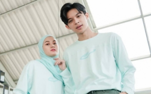 Rey Mbayang Pamer Aksi Dinda Hauw Nyanyi Sambil Main Gitar, Didesak Lakukan Ini