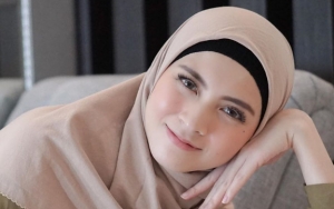 Donita Super Rempong Jaga Diri Selama Pandemi COVID-19, Sampai Cuci Uang!