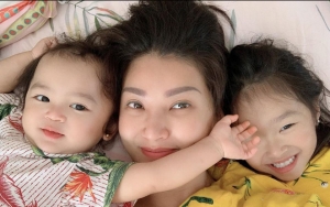 Sarwendah Bagikan Momen Putri Bungsu Main Kutek Sampai Belepotan Seluruh Badan, Pose Manyun Disorot