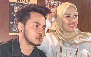 Gebetan Baru Lebih Muda 10 Tahun, Ely Sugigi Akui Ingin Perbaiki Keturunan