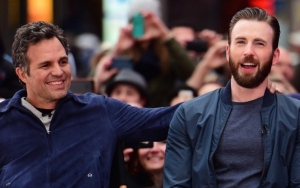 Begini Respons Mengejutkan Mark Ruffalo Usai Chris Evans Tak Sengaja Unggah Foto Bagian Intim