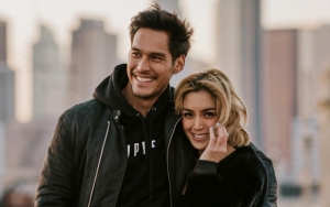 Jessica Iskandar Pose Seksi Pakai Baju Terawang, Ngode Siap Ajak Richard Kyle Balikan?