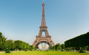 Jadi Daya Tarik Prancis, Menara Eiffel ‘Panen’ Keluhan Dari Wisatawan Selama Pandemi